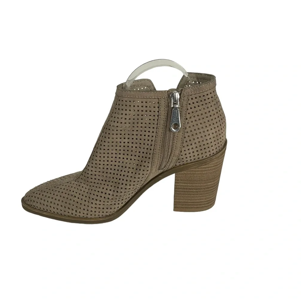 DV Dolce Vita Tan Faux Perforated Suede Zip Western Ankle Boot Sz 7.5